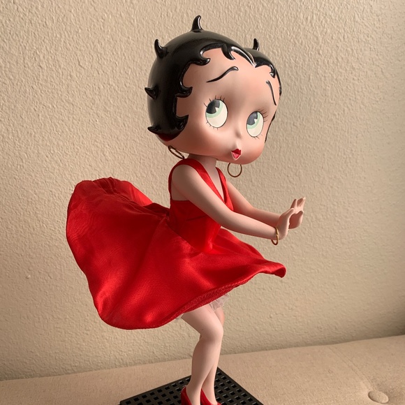 Betty Boop Porcelain Doll - Picture 3 of 7